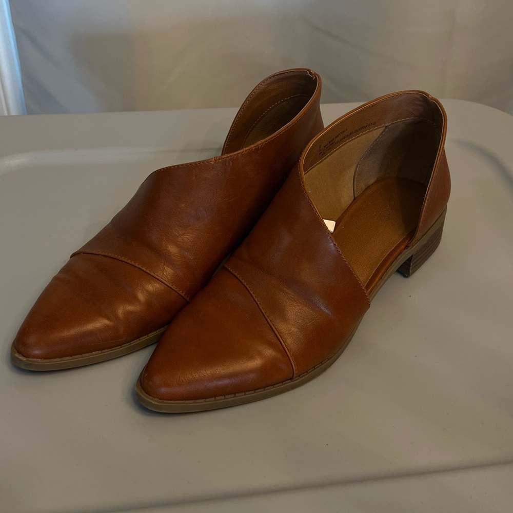 Target Size 9 Leather Cut Out Shoe